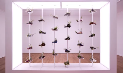 Collection de chaussures, de Michel Blazy
