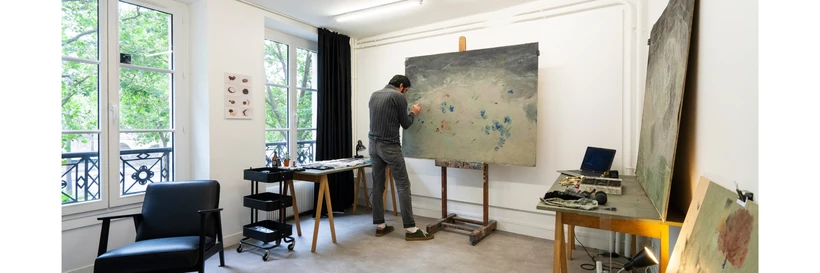 G?khun Baltaci dans son atelier à la Cité internationale des arts 