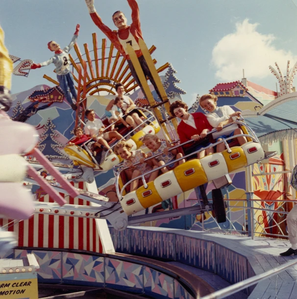 Midway Thrills, [Date Unknown], Canadian National Exhibition Archives, Slides Midway 40-8. Courtesy of the CNEA 