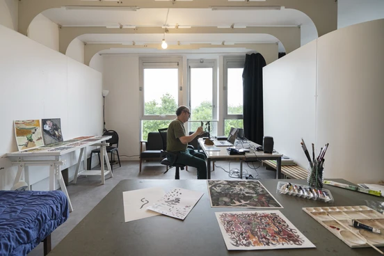 Manuel Rocha Iturbide, résident dans son atelier de la Cité internationale des arts, 2024 