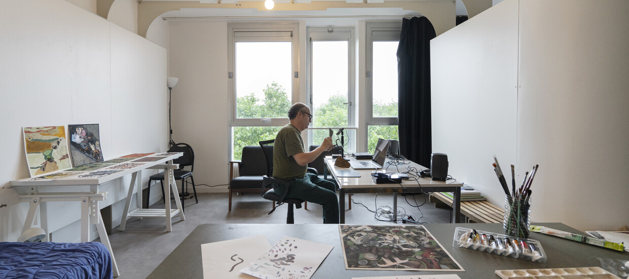 Manuel Rocha Iturbide dans son atelier à la Cité internationale des arts, 2024 