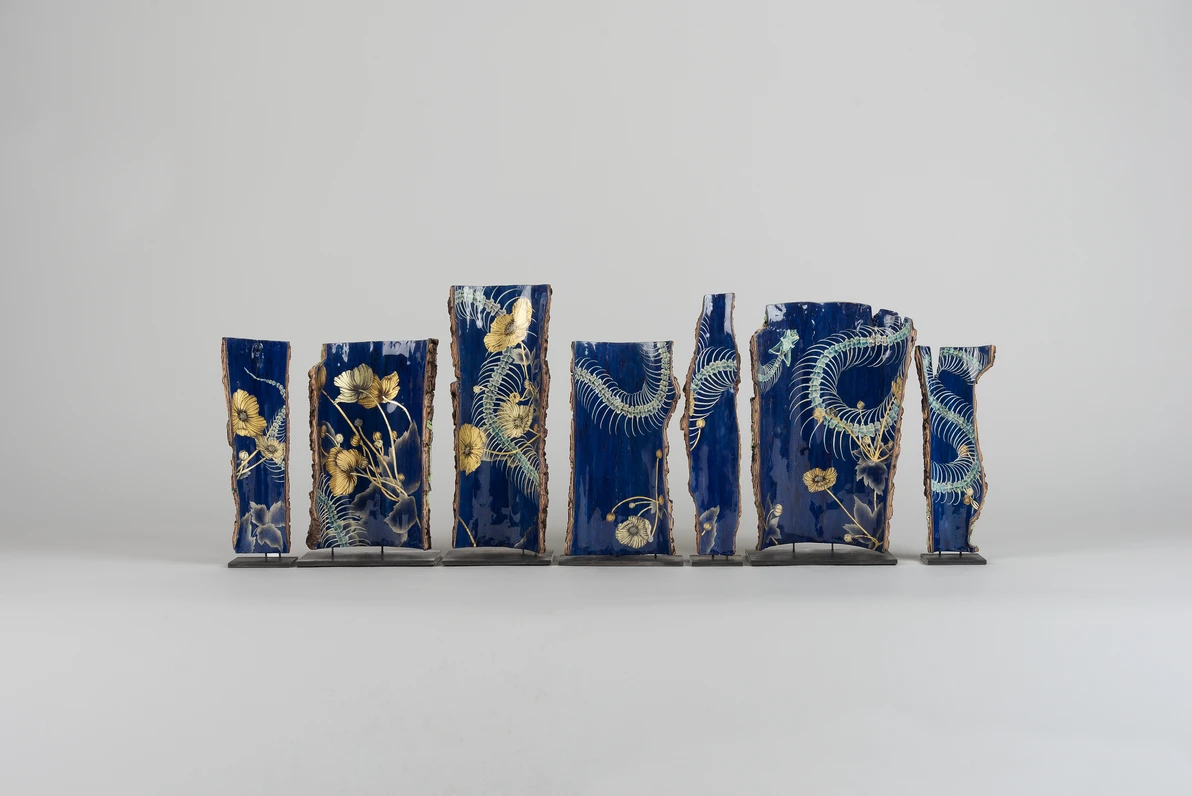 Flore Falcinelli : Ukiyo (2018) - Vernis martin sur écorce de cerisier, pigments, peinture à l'huile et feuilles d'or
