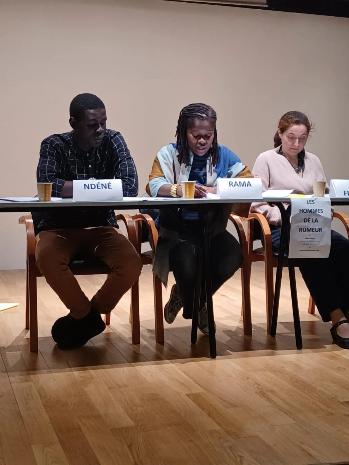 Lecture des "Hommes de la rumeur" de Abou Gueye, mercredi 29 septembre 2021, à l'auditorium de la Cité internationale des arts, Paris © DR