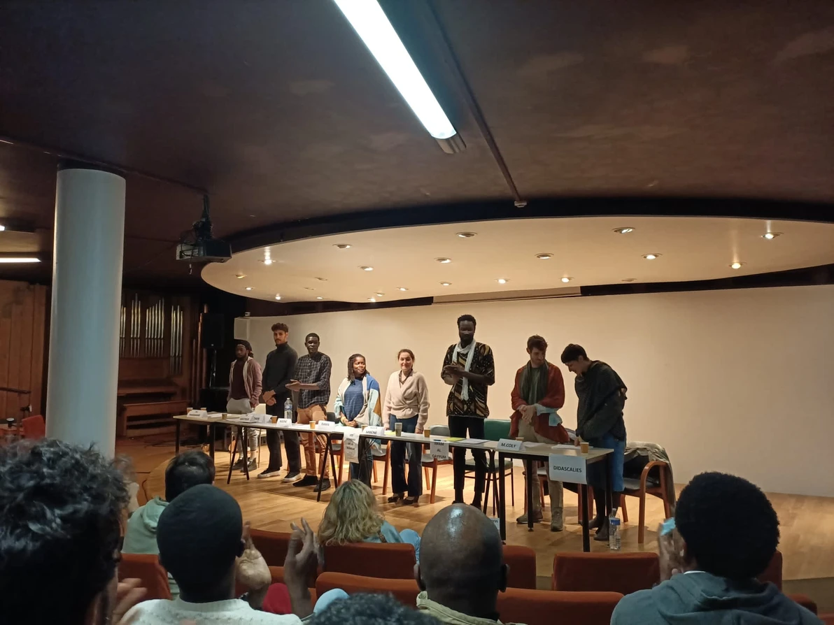 Lecture des "Hommes de la rumeur" de Abou Gueye, mercredi 29 septembre 2021, à l'auditorium de la Cité internationale des arts, Paris © DR