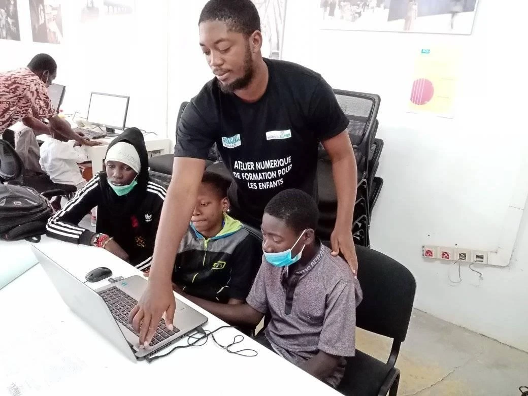 Ateliers numériques pour les jeunes à l’Institut fran?ais du Tchad 