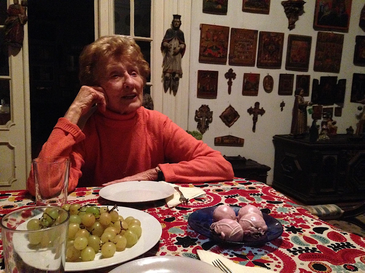 Annette - affectueusement surnommée "Pani Néni" (Tante Pani). (Budapest) 