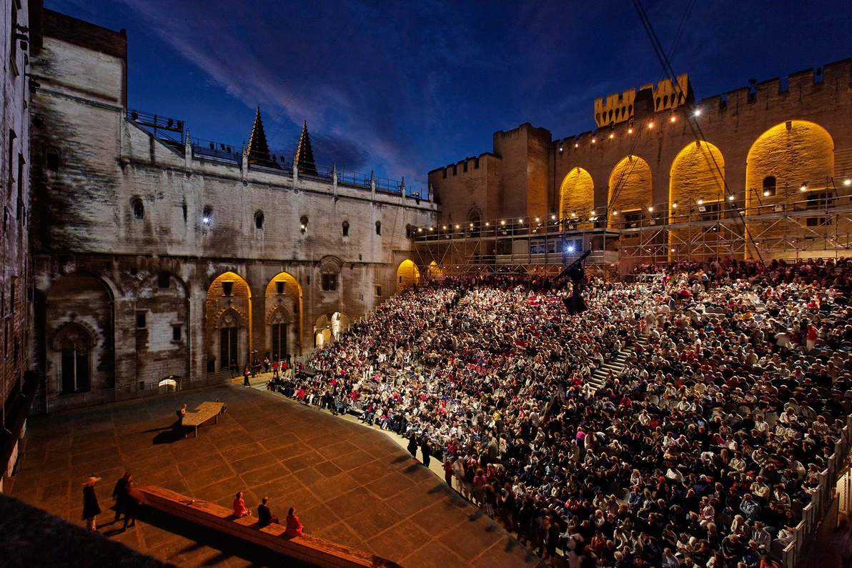 Avignon - cour d'honneur