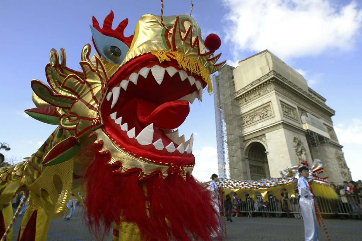 De?file du Nouvel an chinois sur les Champs Elyse?es