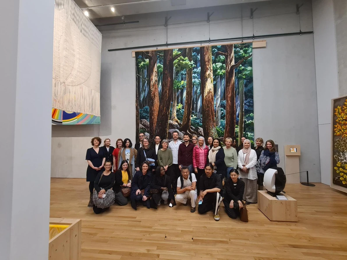 FOCUS Métiers d'art - La délégation internationale et l’équipe de l’institut fran?ais, à la Cité Internationale de la tapisserie d’Aubusson