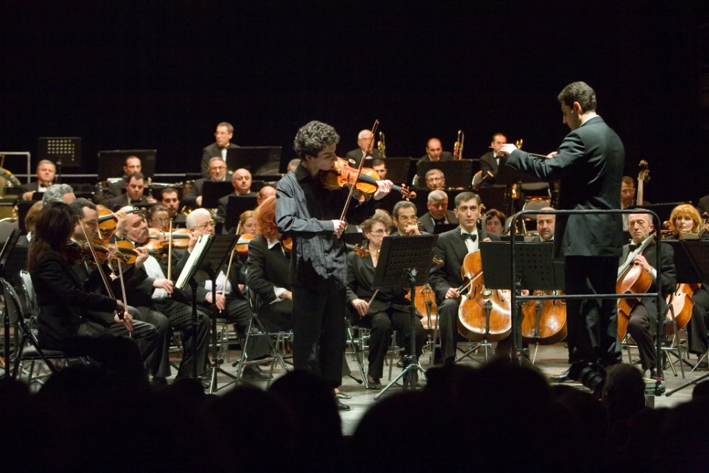 Tourne?e en France du violoniste Serguei? Khatchatryan et de l'Orchestre philharmonique d'Arme?nie