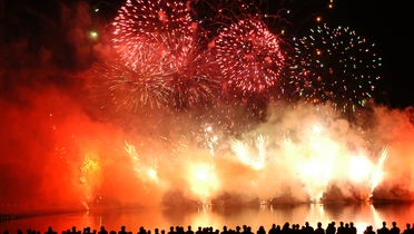Feu d'artifice de clôture de l'Année de la Chine au Château de Versailles