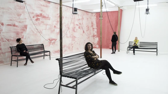 Anne Le Troter - Parler de loin ou bien se taire (2019), pièce sonore, 20 min, Installation Matériaux divers, dimensions variables Production Le Grand Café – Centre d’art contemporain, Saint-Nazaire