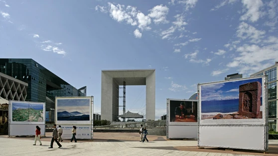 Exposition Arme?nie, splendeur d'un pays secret sur le Parvis de la De?fense
